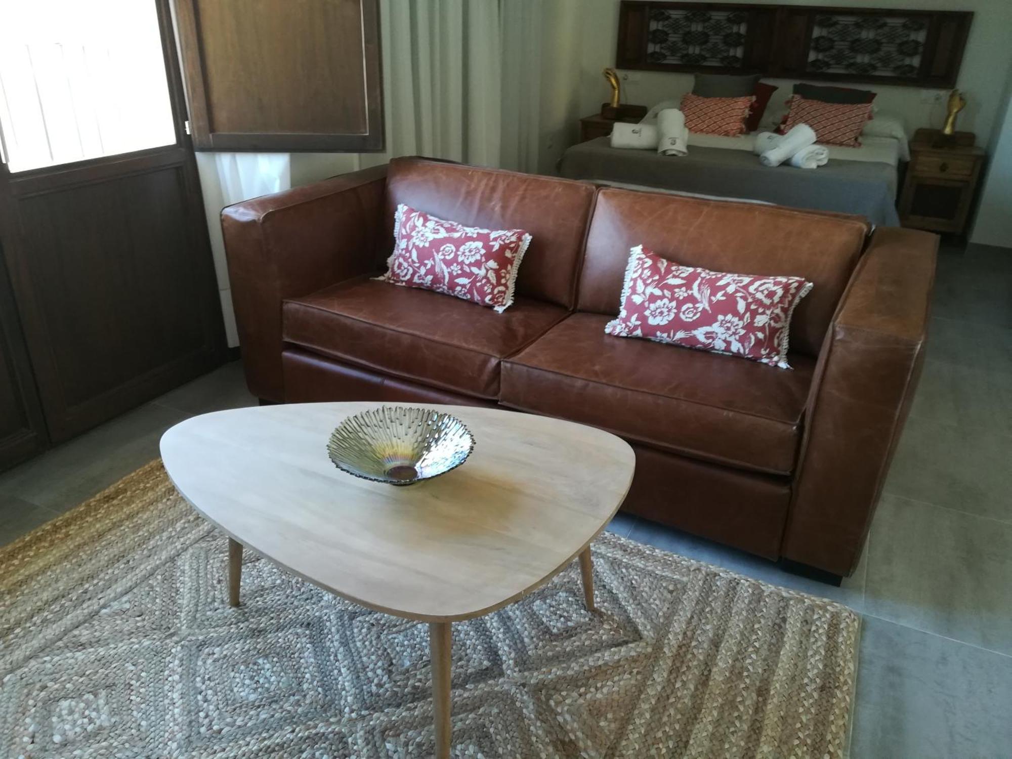 Apartamentos El Marques Malaga Luaran gambar