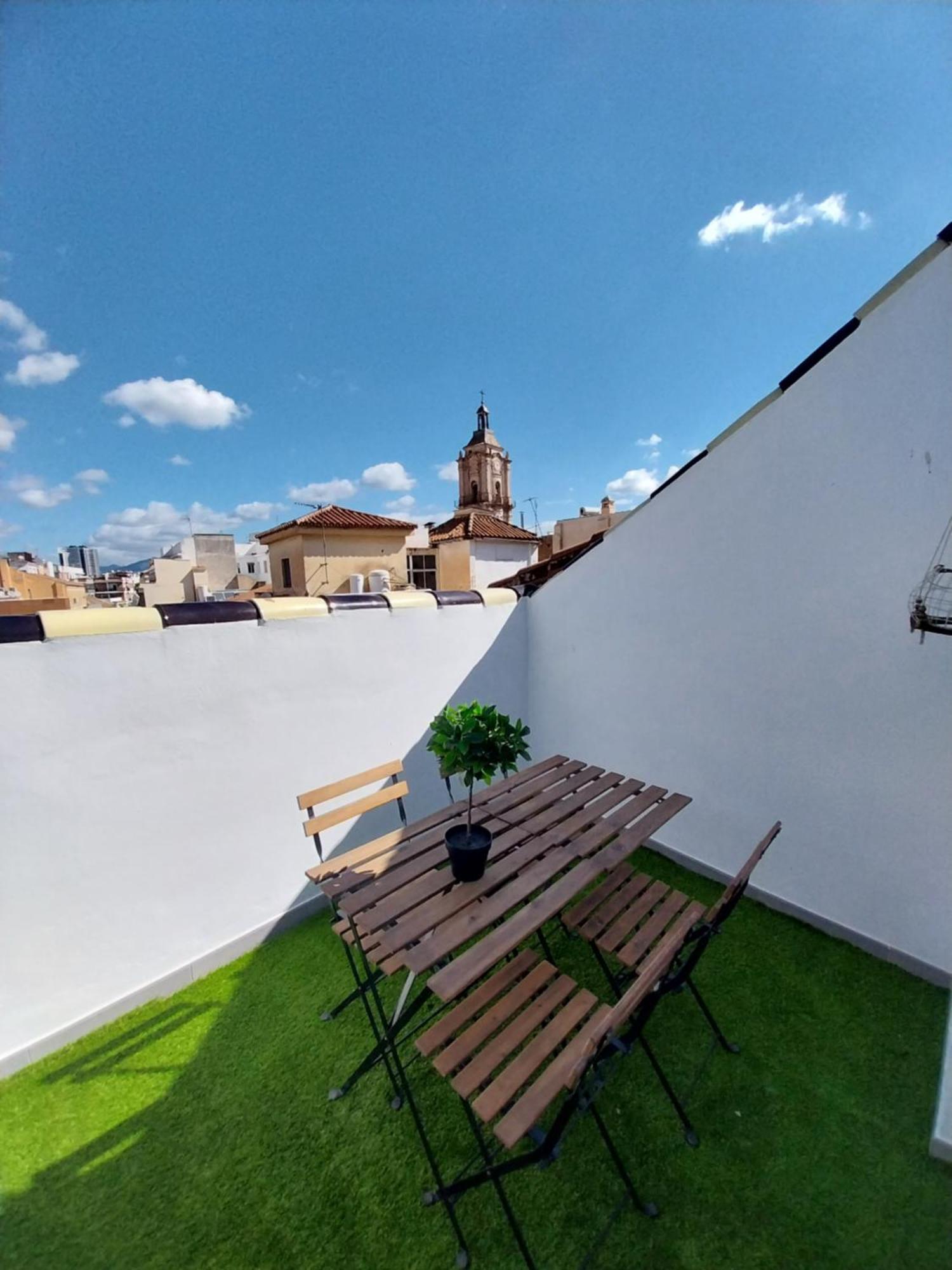 Apartamentos El Marques Malaga Bilik gambar