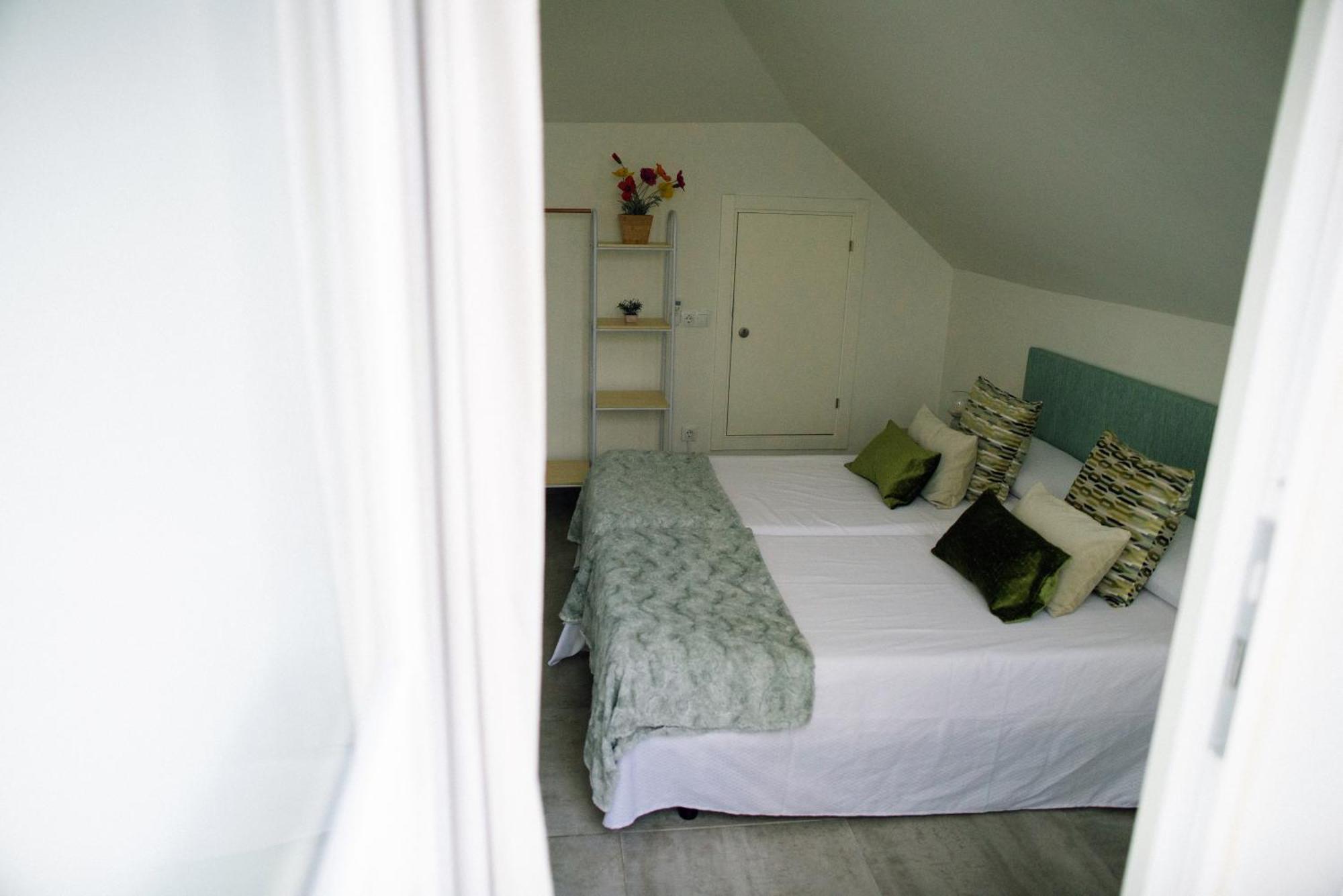 Apartamentos El Marques Malaga Luaran gambar