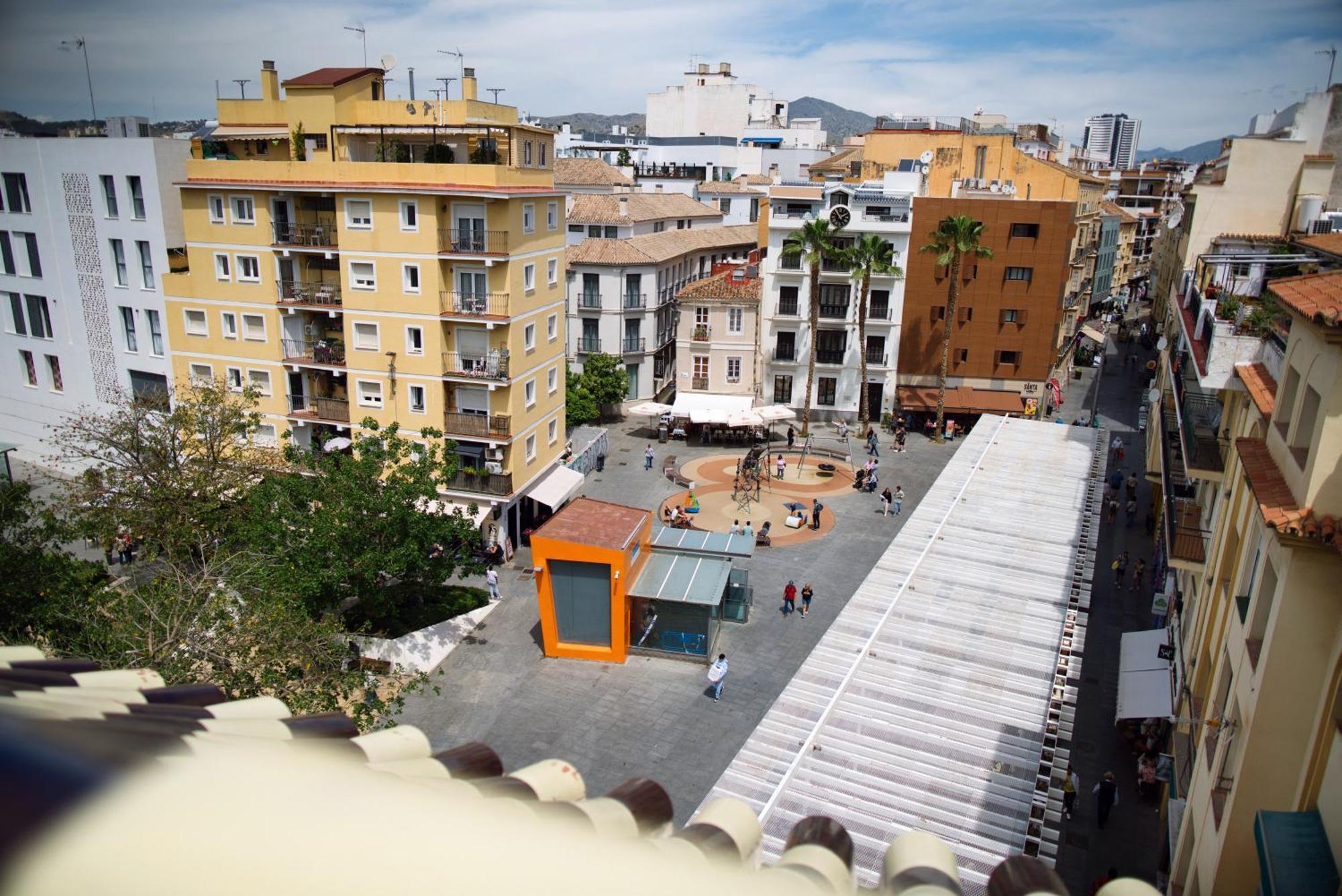 Apartamentos El Marques Malaga Luaran gambar