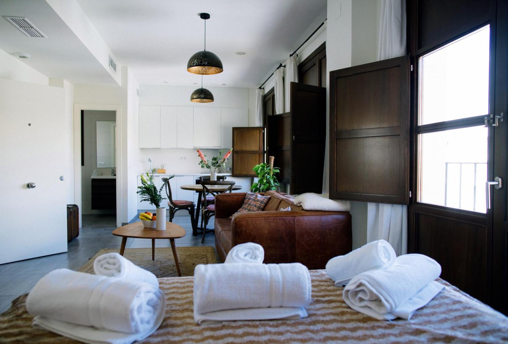 Apartamentos El Marques Malaga Luaran gambar
