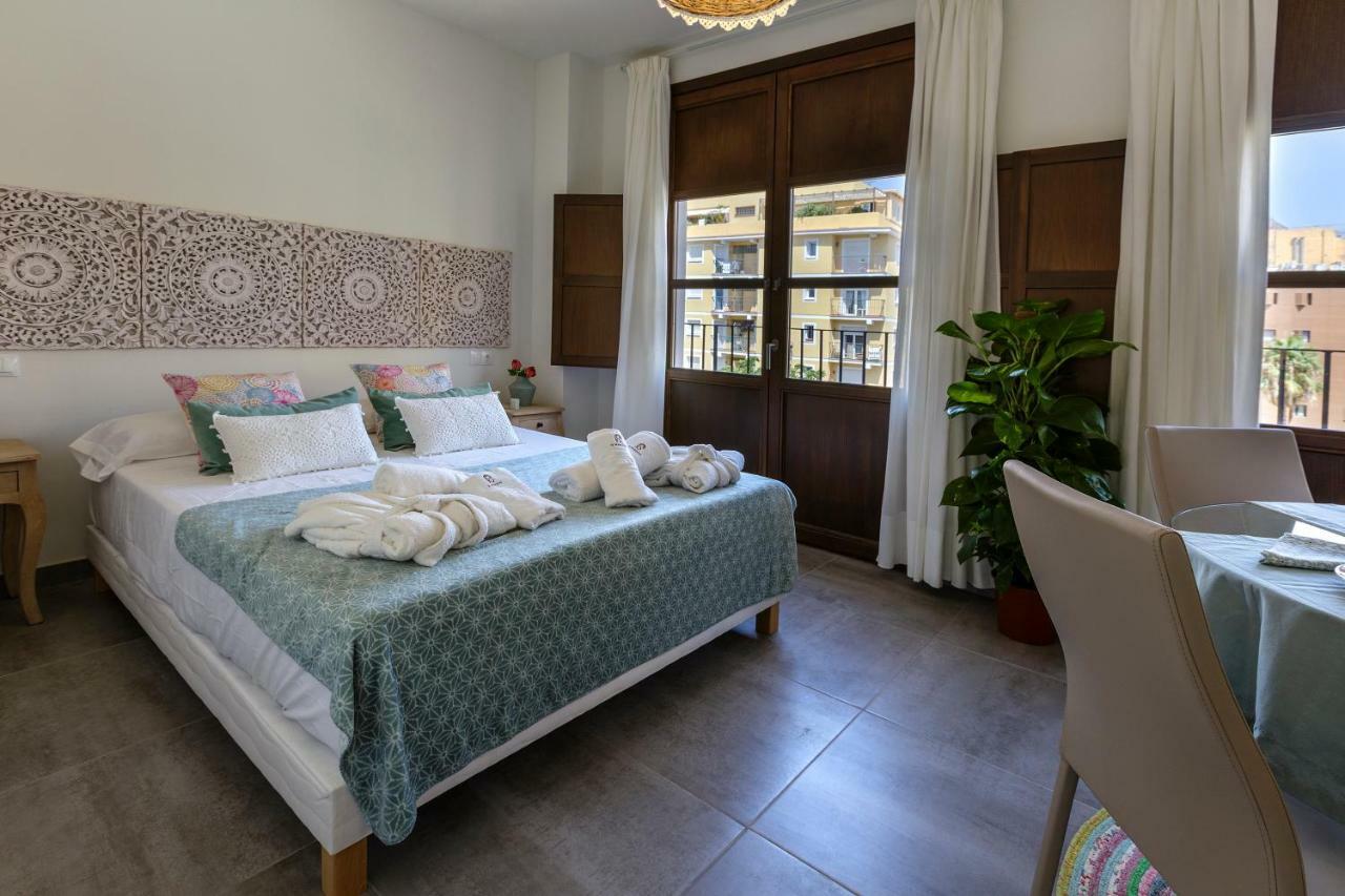 Apartamentos El Marques Malaga Luaran gambar