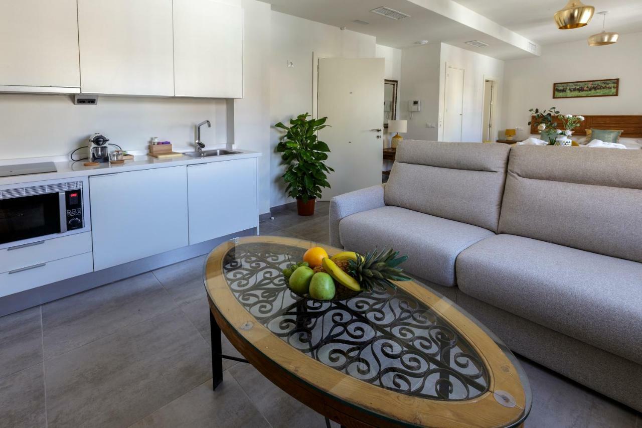 Apartamentos El Marques Malaga Luaran gambar