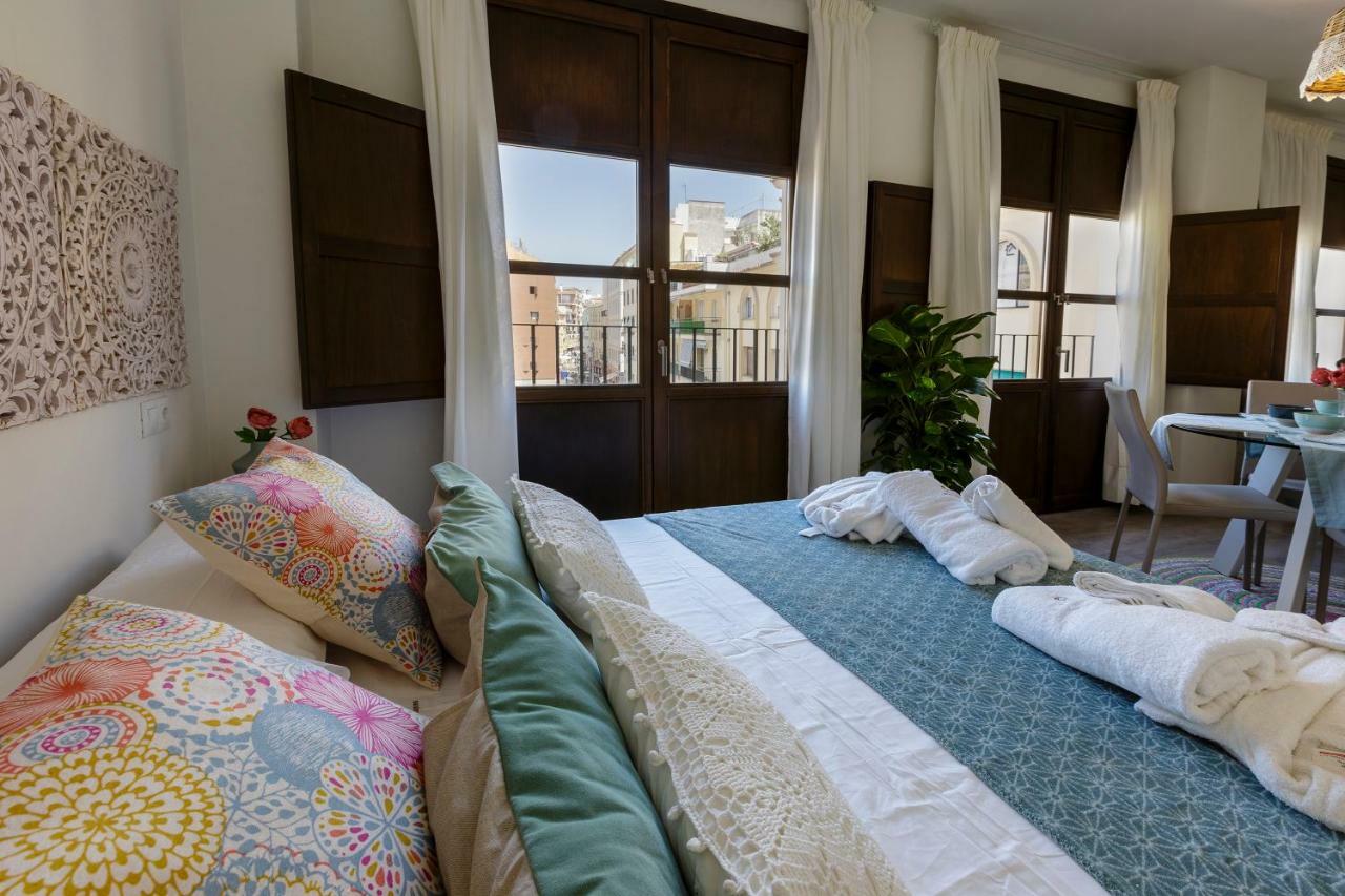 Apartamentos El Marques Malaga Luaran gambar