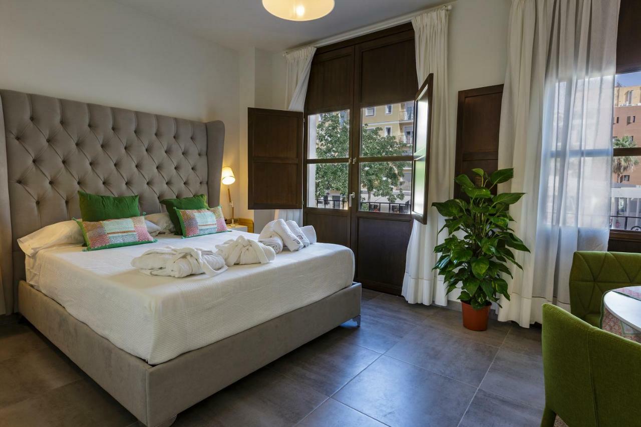 Apartamentos El Marques Malaga Luaran gambar