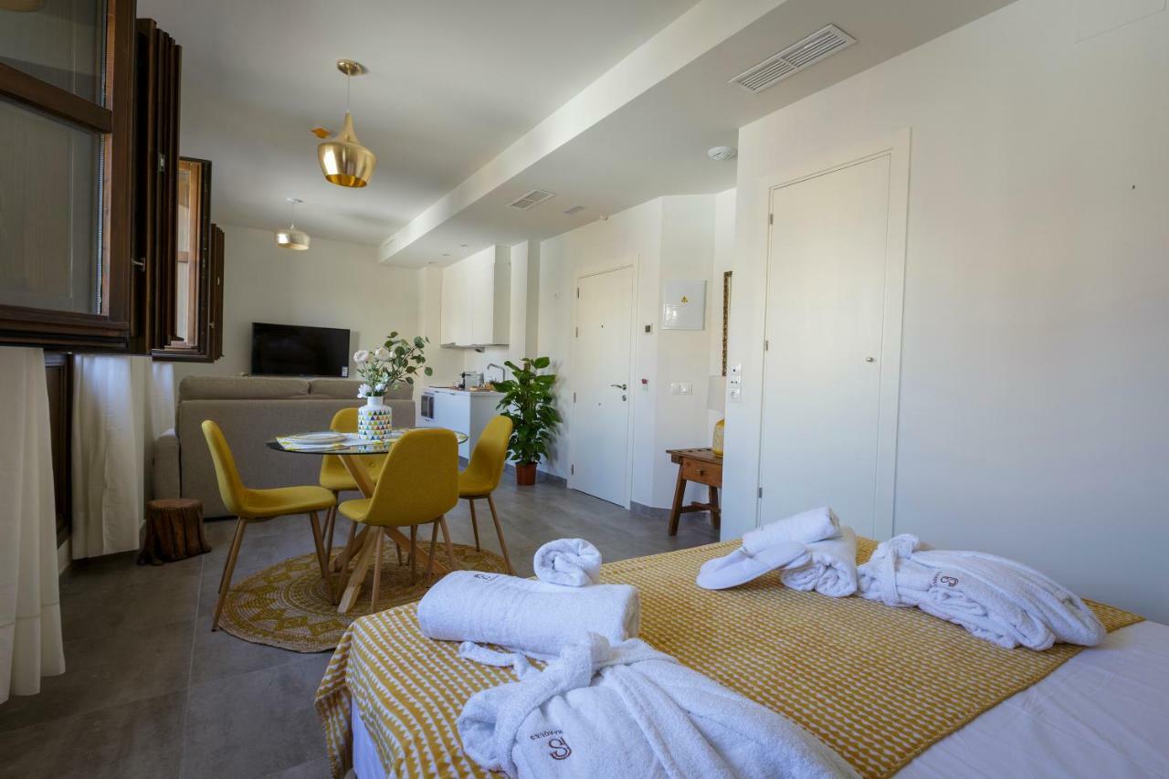 Apartamentos El Marques Malaga Luaran gambar