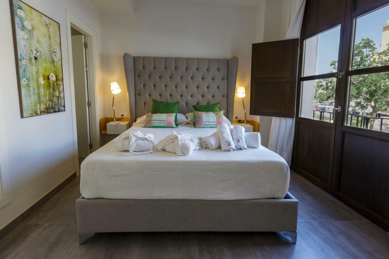 Apartamentos El Marques Malaga Luaran gambar