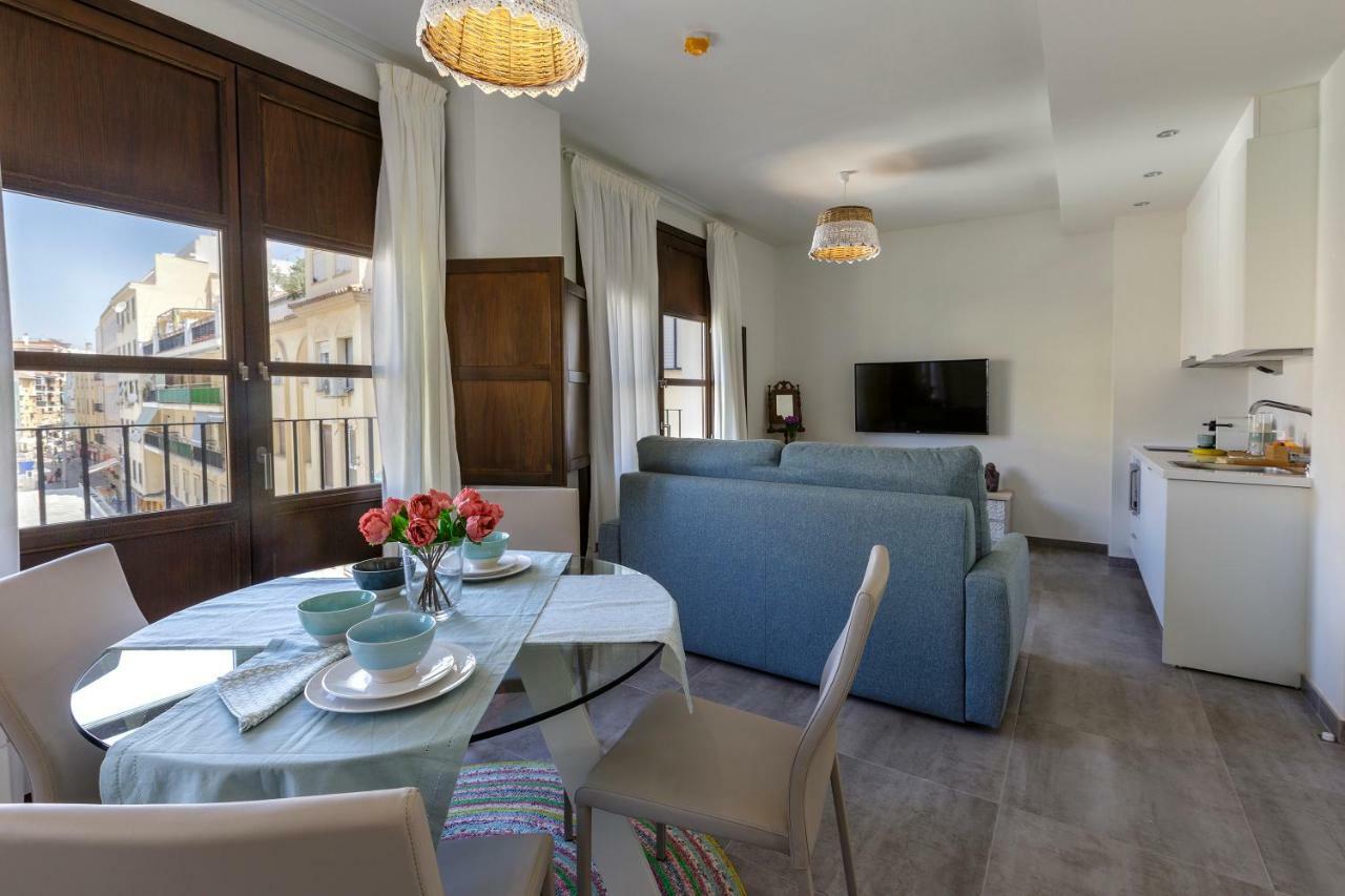 Apartamentos El Marques Malaga Luaran gambar