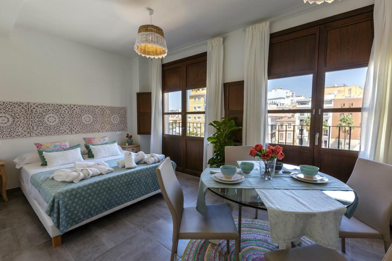 Apartamentos El Marques Malaga Luaran gambar