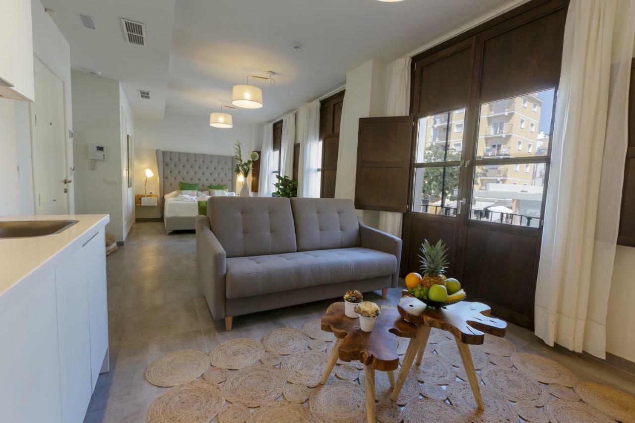 Apartamentos El Marques Malaga Luaran gambar