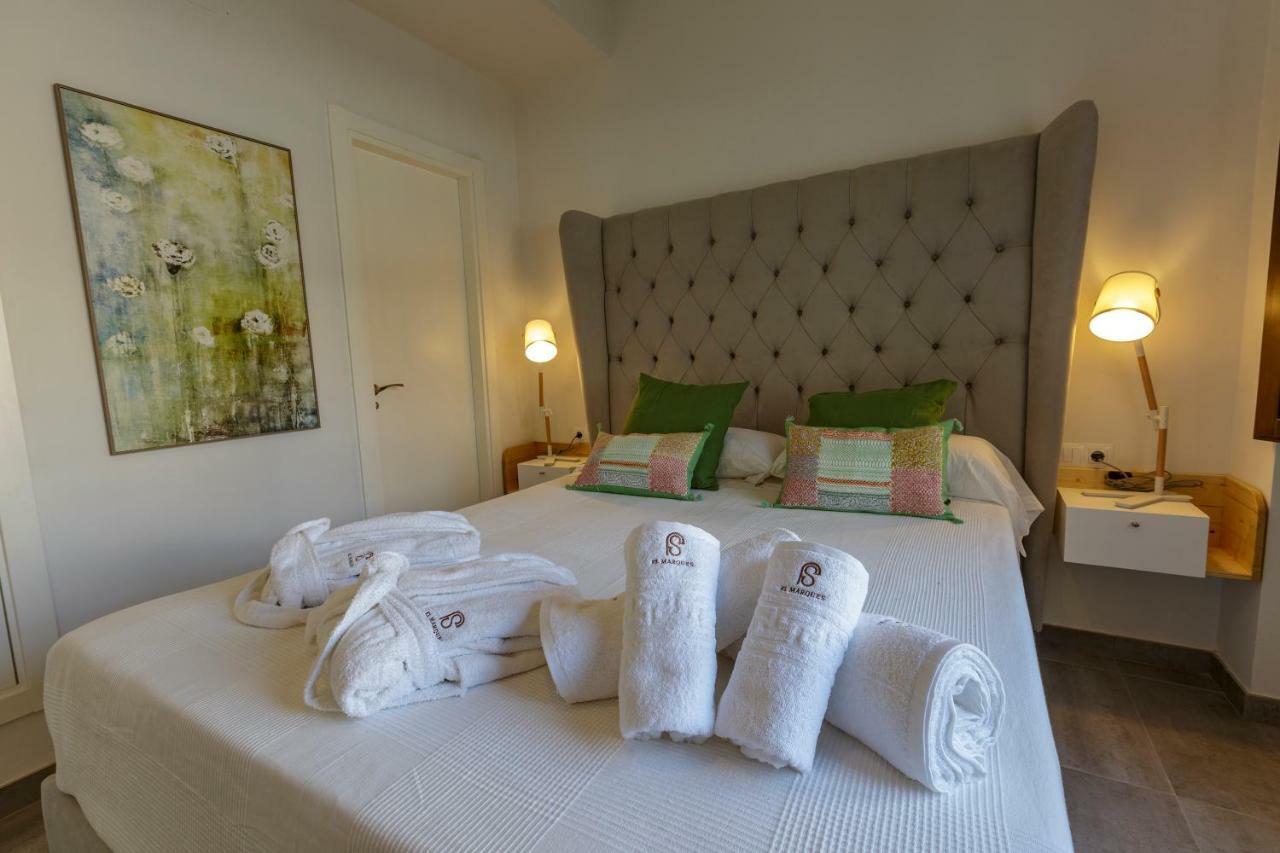 Apartamentos El Marques Malaga Luaran gambar
