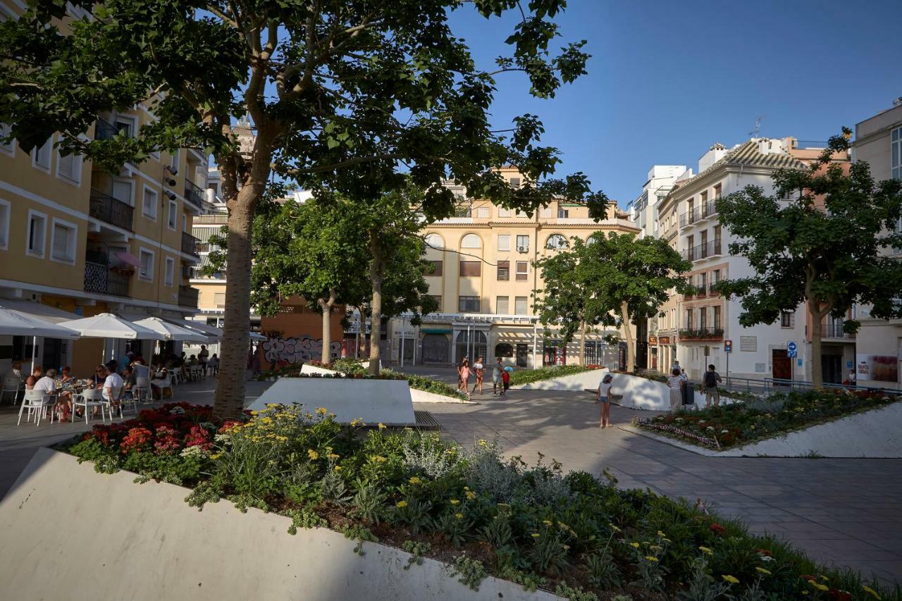 Apartamentos El Marques Malaga Luaran gambar