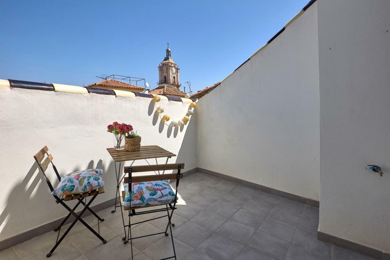 Apartamentos El Marques Malaga Luaran gambar