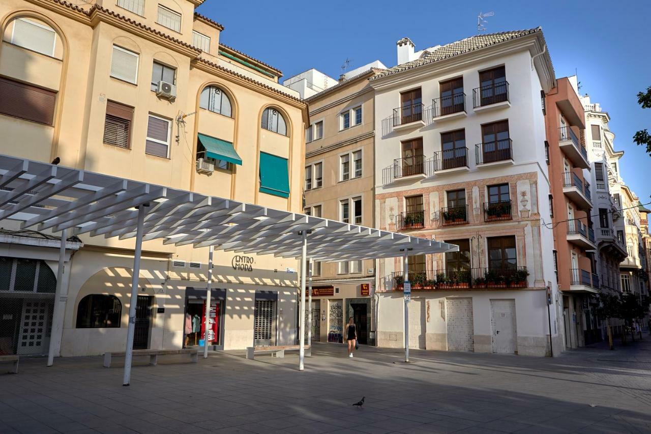 Apartamentos El Marques Malaga Luaran gambar