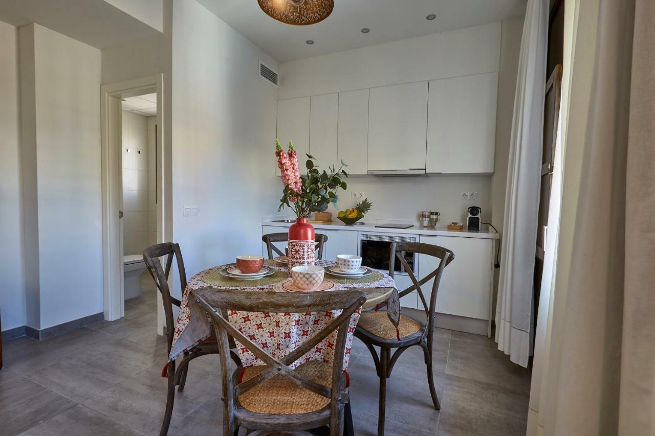 Apartamentos El Marques Malaga Luaran gambar