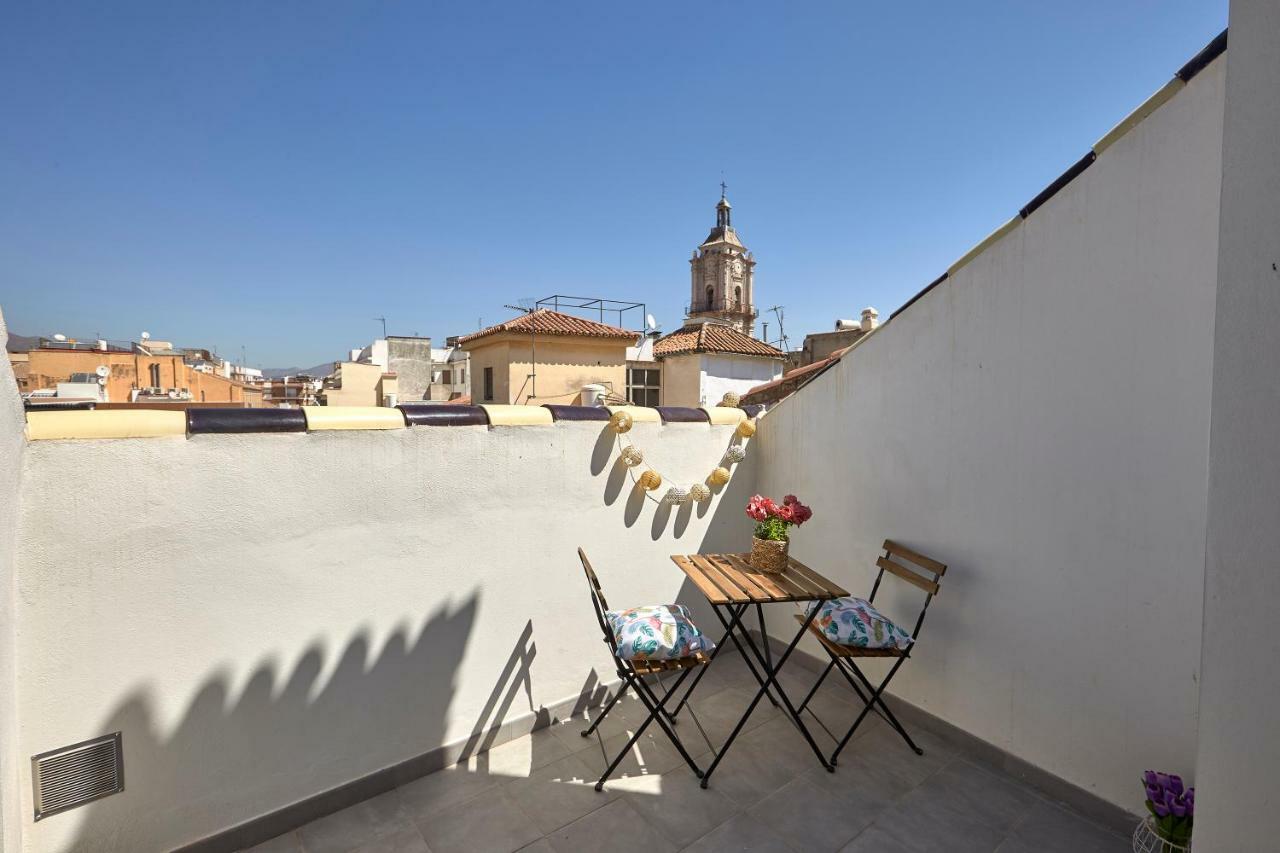 Apartamentos El Marques Malaga Luaran gambar