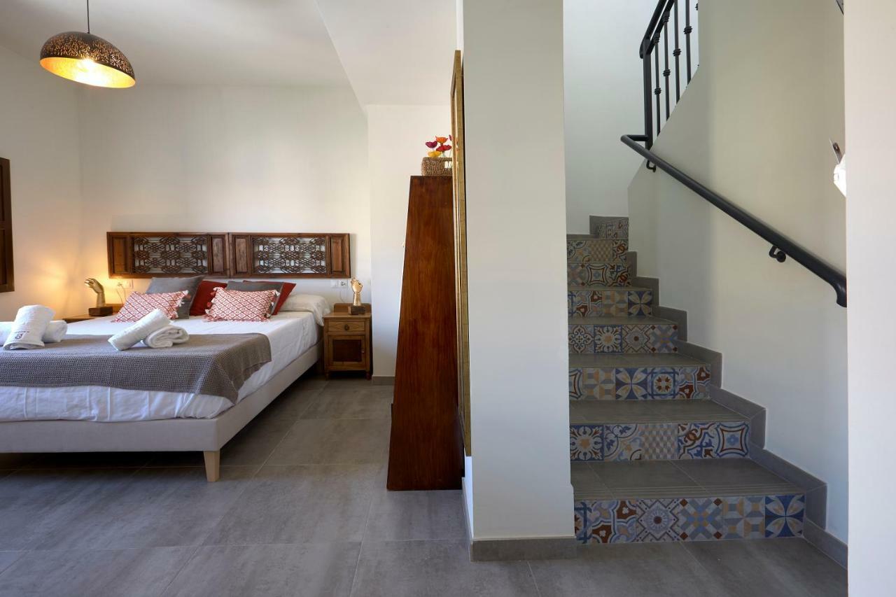 Apartamentos El Marques Malaga Luaran gambar